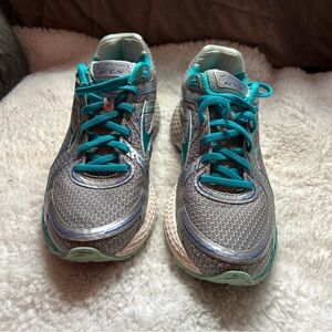 Brooks Adrenaline GTS 16 Women's Size 8.5 B (Medium) Running Shoes Gray Blue